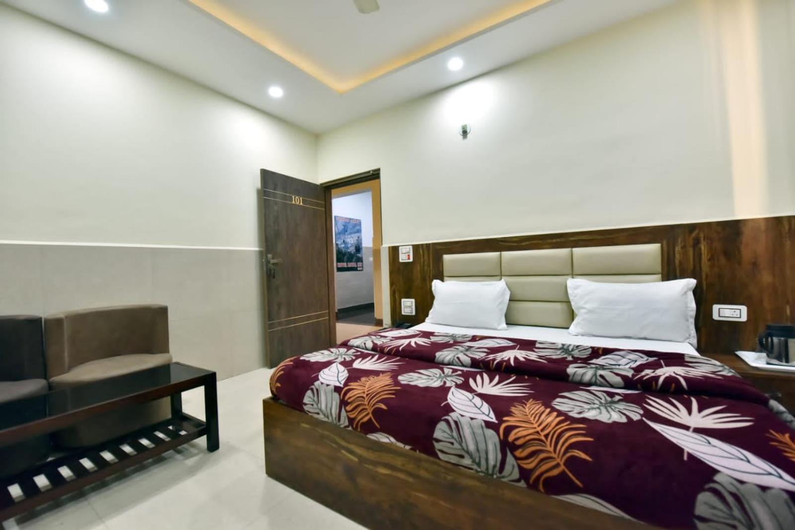 Royal Inn Джаму Екстериор снимка